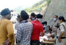 पौड़ी जनपद पुलिस द्वारा चारधाम यात्रा के दृष्टिगत बैरियरों पर की जा रही सघन चैकिंग char-dham-yatra-checking