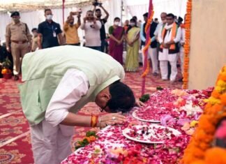 मुख्यमंत्री पुष्कर सिंह धामी ने खटीमा में शहीद राज्य आंदोलनकारियों को श्रद्धांजलि दी cm-dhami-at-khatima