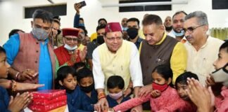 मुख्यमंत्री पुष्कर धामी ने बाल वनिता आश्रम में जाकर बच्चों के साथ मनाया अपना जन्म दिवस cm-dhami-birthday