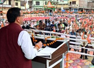 सीएम धामी ने की श्रीनगर गढ़वाल को नगर निगम बनाने की घोषणा, बस अड्डा में वाहन पार्किंग का किया शिलान्यास cm-dhami-in-srinagar-garhwal