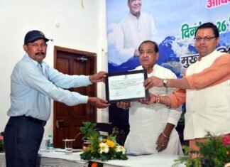मुख्यमंत्री ने परिवहन क्षेत्र के व्यवसायों, चालक, परिचालक, क्लीनर के लिए किया कोविड राहत पैकेज का शुभारम्भ Kovid relief package for the transport sector