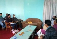 मंत्री डॉ. धन सिंह रावत ने अपनी विधानसभा के अंतर्गत निर्माणधीन विकास कार्यों को लेकर अधिकारियों के साथ की समीक्षा बैठक dhan-singh-rawat