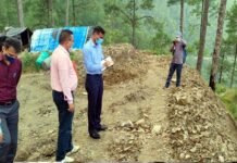 पौड़ी : जिलाधिकारी ने समखाल-मेंदोली-परिंदा-पोंठा-डेरियाखाल नव निर्माणाधीन मोटर मार्ग का किया निरीक्षण dm-pauri-vijay-jogdande