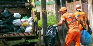 ग्रेटर नोएडा : घरों पर लगा क्यूआर कोड बताएगा “रोज कूड़ा उठ रहा है कि नहीं ” dor-to-dor-garbage-collection