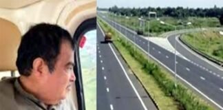 सड़क की क्वालिटी जांच: दिल्ली-मुंबई एक्सप्रेस वे पर केंद्रीय मंत्री गडकरी ने 170 की स्पीड से कार दौड़ा कर देखी, देखें वीडियो nitin-gadkari-driving-Delhi-mumbai-expressway