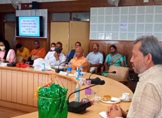 पूर्व सीएम व गढ़वाल सांसद तीरथ सिंह रावत ने सीएमओ का स्पष्टीकरण लेने के दिए निर्देश पूर्व सीएम तीरथ सिंह रावत ने सीएमओ का स्पष्टीकरण लेने के दिए निर्देश