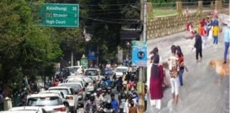 उत्तराखंड : वीकेंड पर पर्यटकों की आवाजाही बढ़ने से कई शहरों में लगा रहा जाम weekend jam in mussoorie and nainital