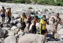 सतपुली : अज्ञात महिला ने पुल से नयार नदी में लगाई छलांग, शव बरामद woman-jumped-into-river-Satpuli