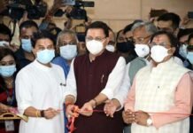 उत्तराखंड में 7 नई हेली सेवाओं का शुभारंभ : सीएम पुष्कर सिंह धामी और केंद्रीय नागरिक उड्डयन मंत्री ज्योतिरादित्य सिंधिया ने जौलीग्रान्ट एयरपोर्ट से किया फ्लैग ऑफ 7 new heli services launched in Uttarakhand