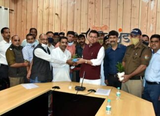2001 बैच के पुलिस आरक्षियों को 4600 ग्रेड पे देने की घोषणा पर उत्तराखंड अधिकारी कार्मिक शिक्षक संघ ने किया सीएम का धन्यवाद
