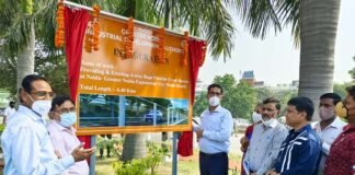 नोएडा-ग्रेनो एक्सप्रेसवे पर हादसे रोकेंगे रस्सी नुमा तार वाले बैरियर, ग्रेटर नोएडा ने की अपने हिस्से के बैरियर लगाने की शुरुआत, सीईओ ने फीता काटकर किया शुभारंभ Rope-like wire barrier will prevent accidents on Noida-Greno Expressway
