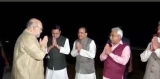 देर रात देहरादून पहुंचे गृहमंत्री अमित शाह, बाढ़ प्रभावित क्षेत्रों का आज लेंगे जायजा amit-shah-at-dehradun