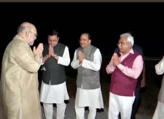 देर रात देहरादून पहुंचे गृहमंत्री अमित शाह, बाढ़ प्रभावित क्षेत्रों का आज लेंगे जायजा amit-shah-at-dehradun