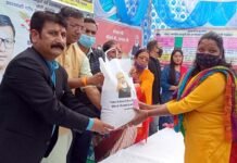 पौड़ी गढ़वाल : विभिन्न विकास खण्डों में आयोजित अन्नोत्सव कार्यक्रम के अंतर्गत अन्त्योदय कार्ड धारकों को बांटे राशन किट annotsav-program-in-pauri