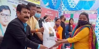पौड़ी गढ़वाल : विभिन्न विकास खण्डों में आयोजित अन्नोत्सव कार्यक्रम के अंतर्गत अन्त्योदय कार्ड धारकों को बांटे राशन किट annotsav-program-in-pauri