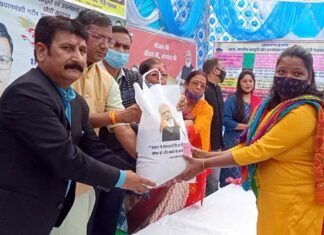 पौड़ी गढ़वाल : विभिन्न विकास खण्डों में आयोजित अन्नोत्सव कार्यक्रम के अंतर्गत अन्त्योदय कार्ड धारकों को बांटे राशन किट annotsav-program-in-pauri