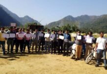 पुरानी पेंशन बहाली को लेकर संयुक्त मोर्चा द्वारा रुद्रप्रयाग के गुलाब राय मैदान से डीएम ऑफिस तक निकाली गई “बाइक कार रैली” bike-car-rally