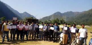 पुरानी पेंशन बहाली को लेकर संयुक्त मोर्चा द्वारा रुद्रप्रयाग के गुलाब राय मैदान से डीएम ऑफिस तक निकाली गई “बाइक कार रैली” bike-car-rally