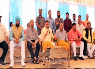 मुख्यमंत्री पुष्कर सिंह धामी ने खटीमा में सुनी आम जनता की जन समस्याऐं cm-dhami