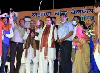 मुख्यमंत्री धामी ने देहरादून में लक्ष्मण चौक वैलफेयर सोसाइटी द्वारा आयोजित दशहरा मेला में किया प्रतिभाग