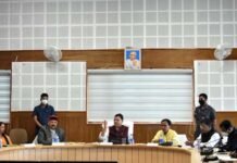 एक दिवसीय भ्रमण पर पौड़ी पहुंचे मुख्यमंत्री धामी ने आपदा से क्षतिग्रस्त परिसंपत्तियों तथा विकास कार्यों की समीक्षा बैठक में अधिकारियों को दिए जरुरी निर्देश cm-dhami-in-pauri-garhwal