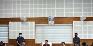 एक दिवसीय भ्रमण पर पौड़ी पहुंचे मुख्यमंत्री धामी ने आपदा से क्षतिग्रस्त परिसंपत्तियों तथा विकास कार्यों की समीक्षा बैठक में अधिकारियों को दिए जरुरी निर्देश cm-dhami-in-pauri-garhwal