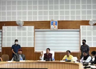 एक दिवसीय भ्रमण पर पौड़ी पहुंचे मुख्यमंत्री धामी ने आपदा से क्षतिग्रस्त परिसंपत्तियों तथा विकास कार्यों की समीक्षा बैठक में अधिकारियों को दिए जरुरी निर्देश cm-dhami-in-pauri-garhwal