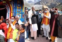 पीएम मोदी के प्रस्तावित दौरे से पहले सीएम धामी ने बाबा केदारनाथ के दर्शन कर लिया जायजा cm-dhami-at-kedarnath