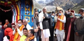 पीएम मोदी के प्रस्तावित दौरे से पहले सीएम धामी ने बाबा केदारनाथ के दर्शन कर लिया जायजा cm-dhami-at-kedarnath