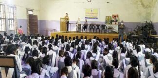अंतरराष्ट्रीय बालिका दिवस के उपलक्ष्य में छात्राओं को किया मूल अधिकारों के प्रति जागरूक international-girl-child-day