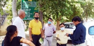 ग्रेटर नोएडा : ग्रीन बेल्ट के रखरखाव में लापरवाही करने पर लगाया एक लाख का जुर्माना, संबंधित इंजीनियर से भी मांगा स्पष्टीकरण ग्रेटर नोएडा में ग्रीन बेल्ट के रखरखाव में लापरवाही करने पर लगाया एक लाख का जुर्माना