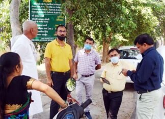ग्रेटर नोएडा : ग्रीन बेल्ट के रखरखाव में लापरवाही करने पर लगाया एक लाख का जुर्माना, संबंधित इंजीनियर से भी मांगा स्पष्टीकरण ग्रेटर नोएडा में ग्रीन बेल्ट के रखरखाव में लापरवाही करने पर लगाया एक लाख का जुर्माना