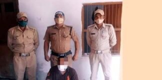 पुलिस ने अवैध अंग्रेजी शराब के साथ एक शख्स को किया गिरफ्तार illegal-English-liquor