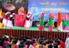 खोड़ा कॉलोनी, ग़ाज़ियाबाद में आयोजित “उत्तराखंड खोड़ा महोत्सव” में रोहित चौहान एवं कल्पना चौहान के गीतों पर जमकर थिरके दर्शक khoda-mahotsav