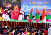 खोड़ा कॉलोनी, ग़ाज़ियाबाद में आयोजित “उत्तराखंड खोड़ा महोत्सव” में रोहित चौहान एवं कल्पना चौहान के गीतों पर जमकर थिरके दर्शक khoda-mahotsav