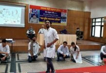 श्रीनगर : नशा मुक्ति जागरूकता अभियान कार्यक्रम में नुक्कड़ नाटक के माध्यम से युवाओं को नशे की लत से दूर रहने का दिया संदेश nashamukti-jagrukta-abhiyan