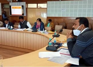 पौड़ी गढ़वाल : सड़क सुरक्षा समिति की बैठक में डीएम डॉ. विजय कुमार जोगदण्डे ने संबंधित अधिकारियों को दिए आवश्यक निर्देश pauri-dm-jogdande