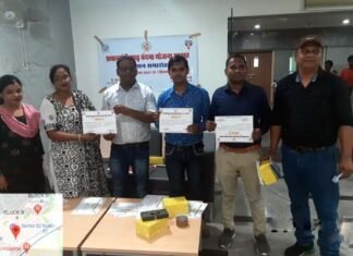 प्रधानमंत्री मातृ वंदना योजना सप्ताह में बेहतरीन कार्य करने पर प्रभारी चिकित्सा सहित सात लोगों को मिला सम्मान pradhaanamantree maatr vandana yojana