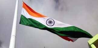 मुख्यमंत्री पुष्कर धामी ने पिथौरागढ़ में 100 फीट ऊंचा तिरंगा फहराया 100 feet tricolor flag
