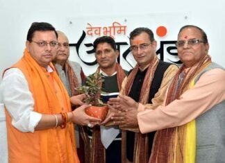 बद्रीनाथ डिमरी धार्मिक केंद्रीय पंचायत के प्रतिनिधियों ने मुख्यमंत्री से मिलकर देवस्थानम बोर्ड से सम्बंधित ज्ञापन सौंपा, बद्रीनाथ धाम का प्रसाद भेंट किया Badrinath Dimri Religious Central Panchayat