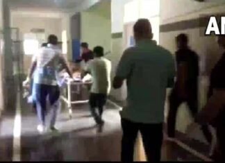 CRPF कैंप में जवान ने साथी जवानों पर चलाई गोलियां, 4 की मौत 3 घायल CRPF jawan fired at his colleagues