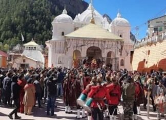 विशेष पूजा-अर्चना के बाद गंगोत्री धाम के कपाट हुए बंद, कल केदारनाथ-यमुनोत्री के कपाट होंगे बंद Gangotri-Dham-doors-closed