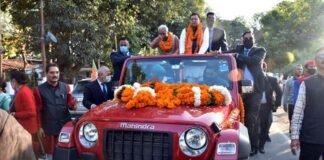यूपी से परिसंपत्तियों के मसले सुलझाकर देहरादून लौटे सीएम धामी, कार्यकर्ताओं ने किया जोरदार स्वागत