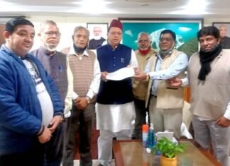 मुख्यमंत्री धामी से मिले दिल्ली एनसीआर में रह रहे उत्तराखंड राज्य आंदोलनकारी cm-dhami-in-delhi