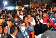 लोक पर्व इगास (बूढ़ी दीपावली) कार्यक्रम में देर रात शामिल हुए मुख्यमंत्री पुष्कर सिंह धामी