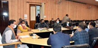उत्तराखंड : नए वैरिएंट ओमिक्रोन के सम्भावित खतरे को देखते हुए सीएम धामी ने कोविड टेस्टिंग को बढ़ाये जाने के दिए निर्देश cm-dhami-meeting