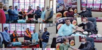 पत्रकारों के लिए हुआ निशुल्क स्वास्थ्य शिविर का आयोजन, डॉ एसडी जोशी ने की 100 से अधिक पत्रकारों के स्वास्थ्य की जांच