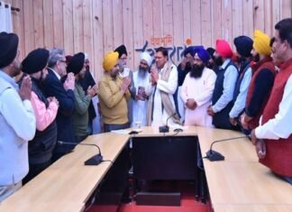 हेमकुंड साहेब रोपवे के लिए विभिन्न गुरुद्वारों के प्रतिनिधियों ने मुख्यमंत्री का जताया आभार