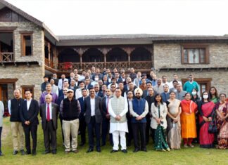 मुख्यमंत्री से आईएएस, आईपीएस एवं आईएफएस अधिकारियों ने की भेंट, दीपावली की बधाई एवं शुभकामनाएं दी