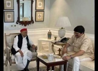 चुनाव से पहले मुलायम सिंह से मिले कुंडा के निर्दलीय विधायक राजा भैया, अटकलें शुरू मुलायम सिंह